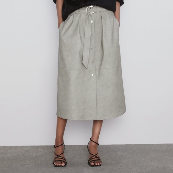 🆕 Faux Leather Midi Skirt - Picture 1 of 7